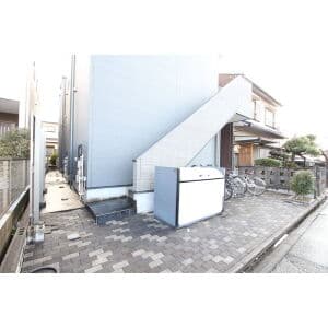 Room image 8
