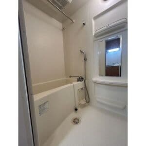 Room image 13