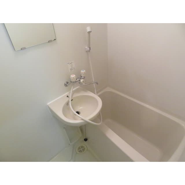 Room image 10