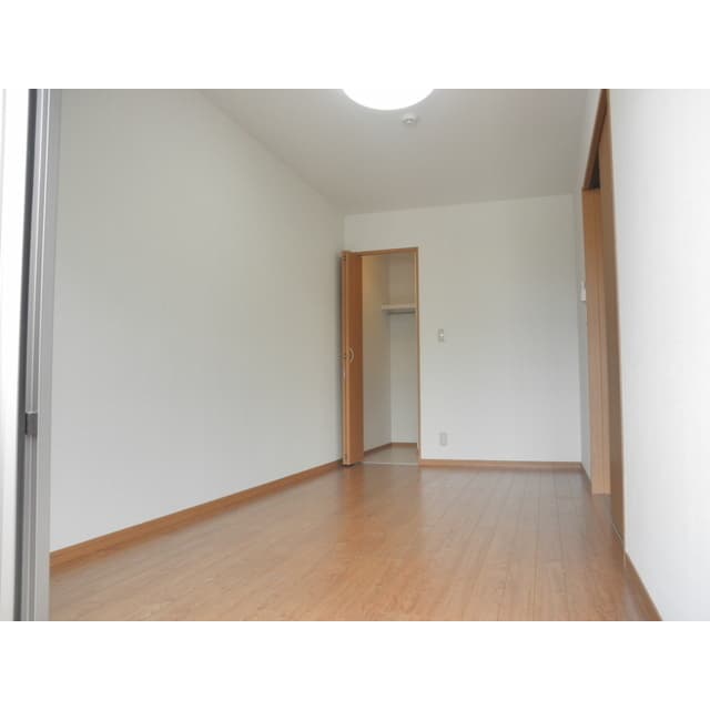 Room image 15