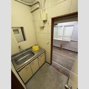 Room image 16