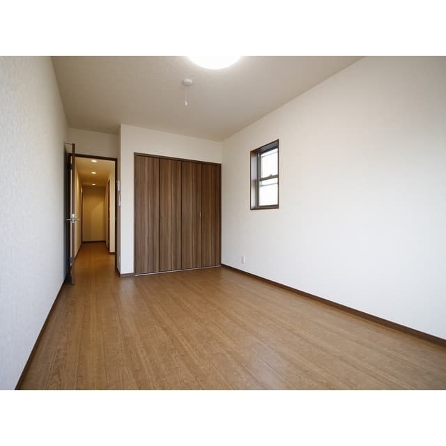 Room image 15