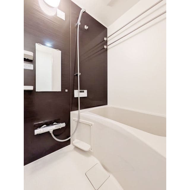 Room image 10