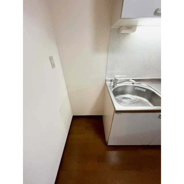 Room image 8