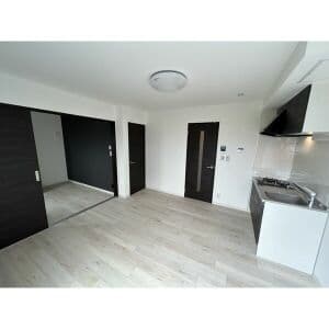 Room image 12