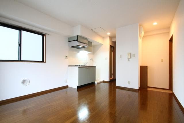 Room image 15