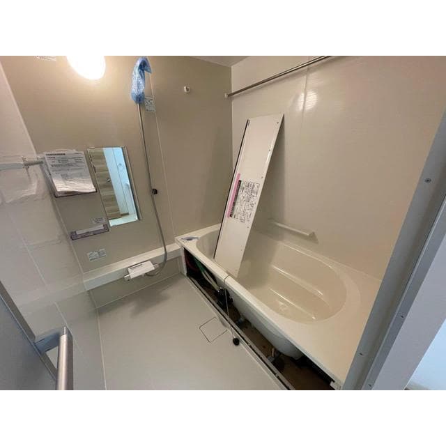 Room image 10