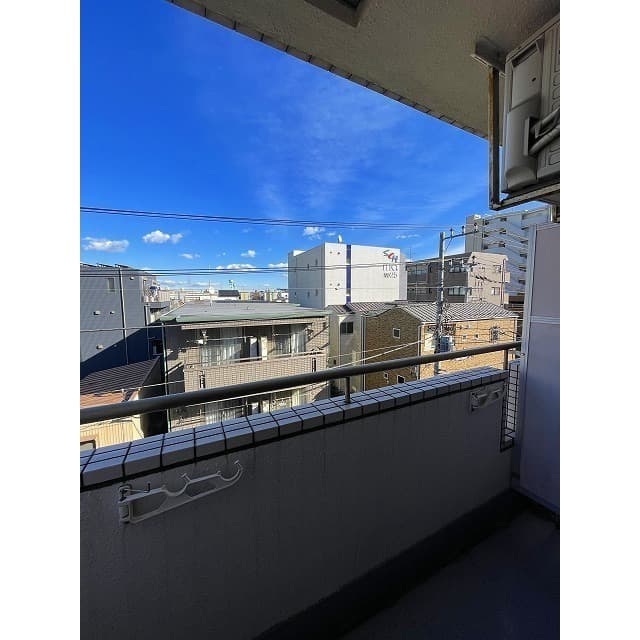 Room image 11