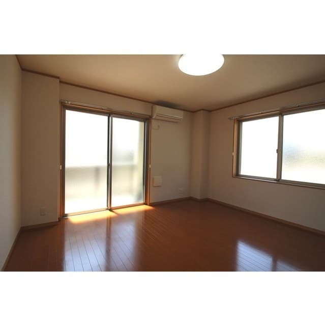 Room image 15