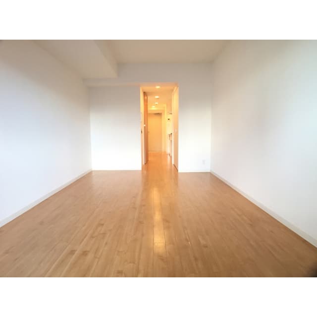 Main interior of Alpha Regalo Kobe West