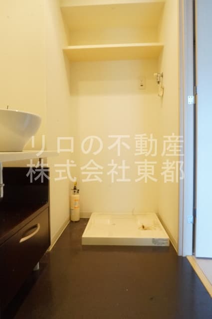 Room image 16