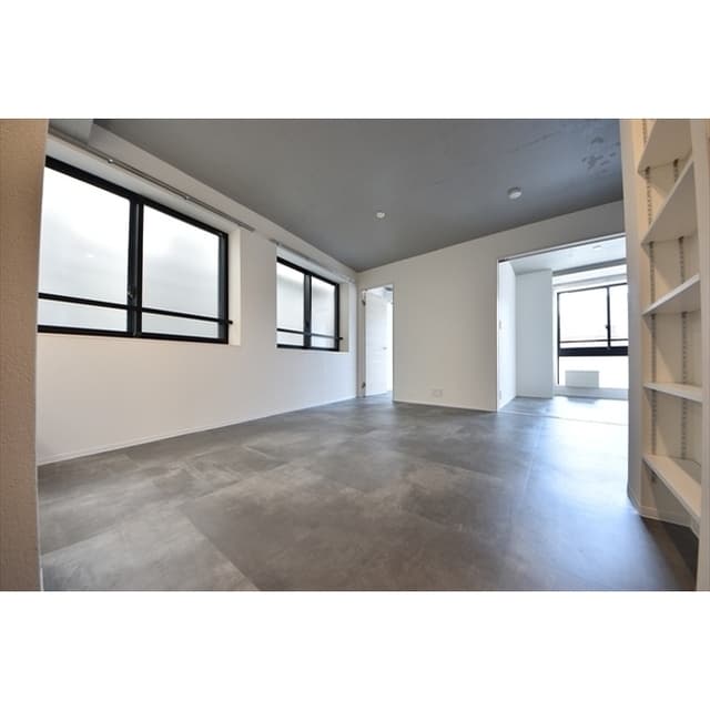 Room image 11