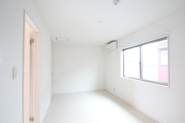 Room image 16