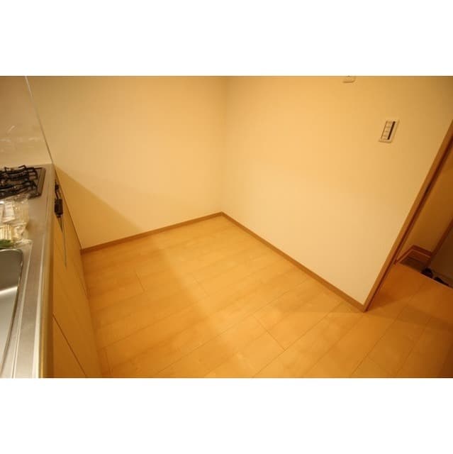 Room image 15