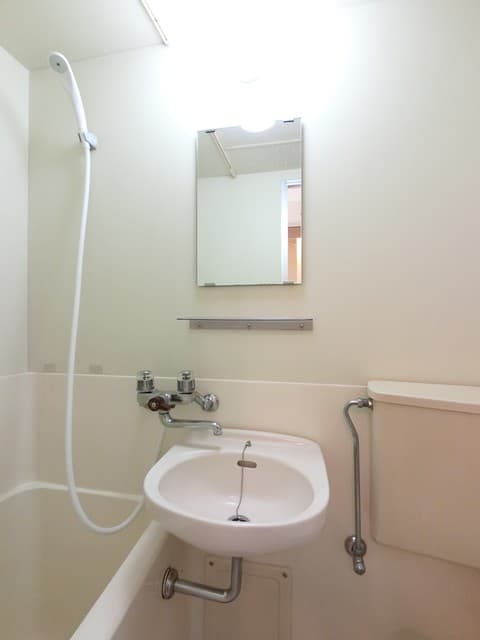 Room image 8
