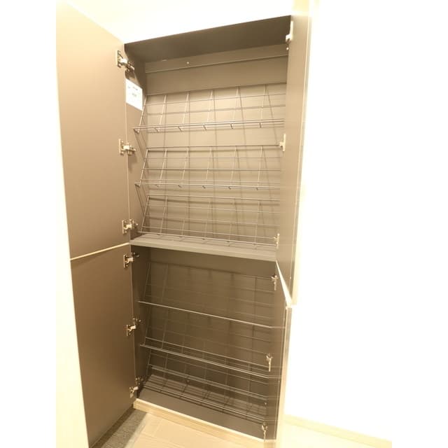 Room image 15