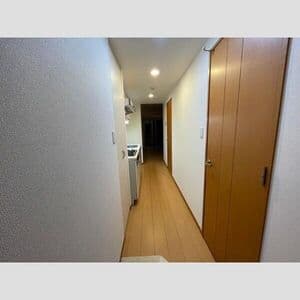 Room image 12