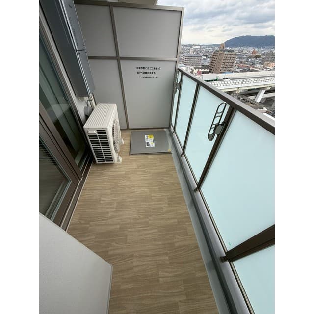 Room image 11