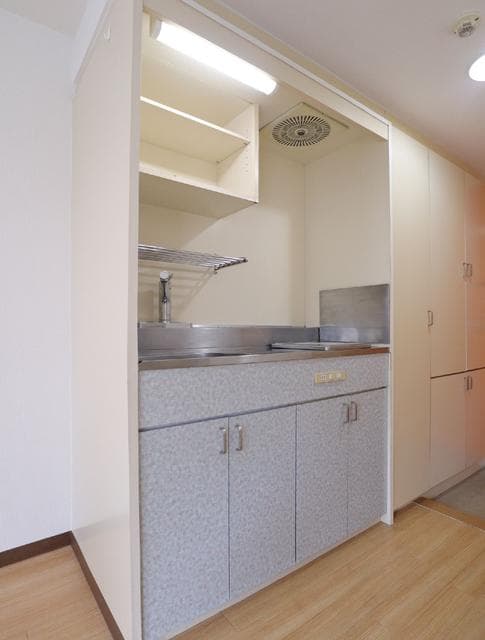 Room image 15