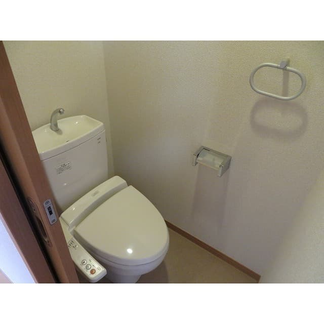 Room image 11