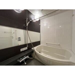 Room image 15