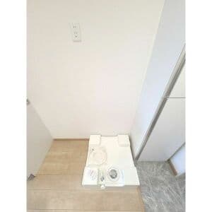 Room image 16