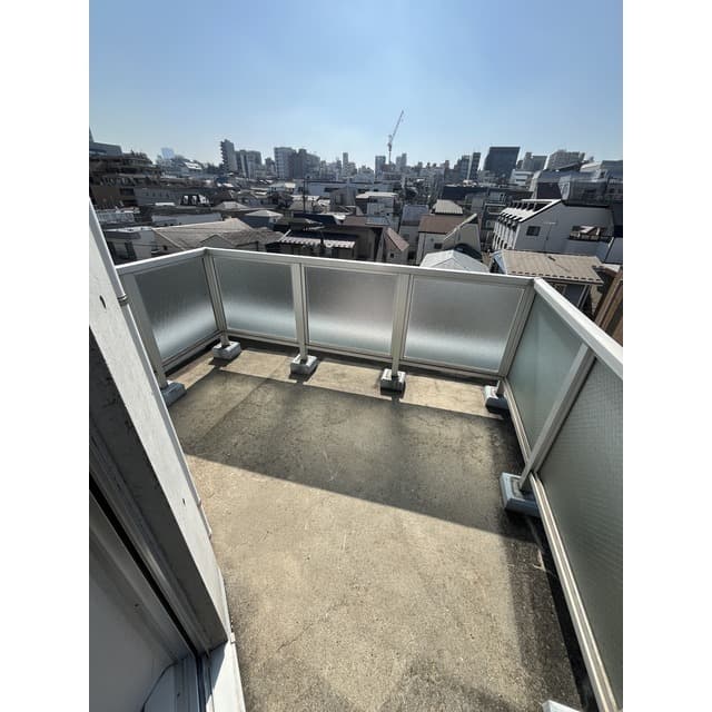 Room image 10