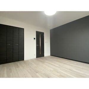Room image 15