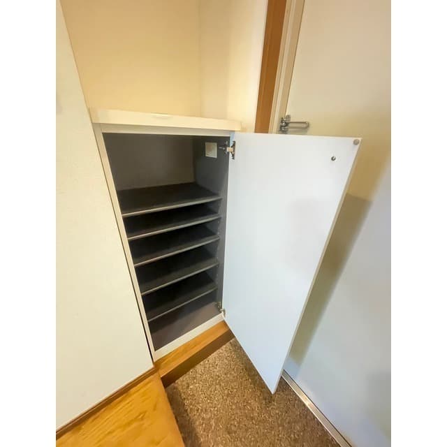 Room image 16