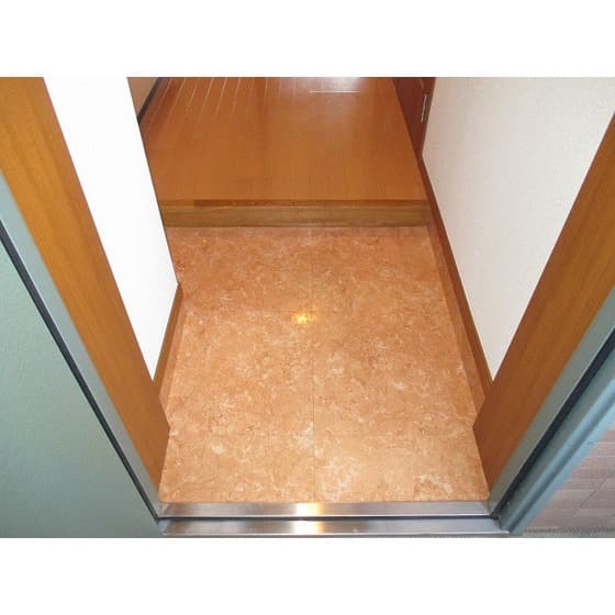 Room image 11