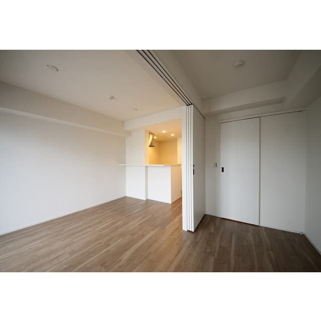Room image 14