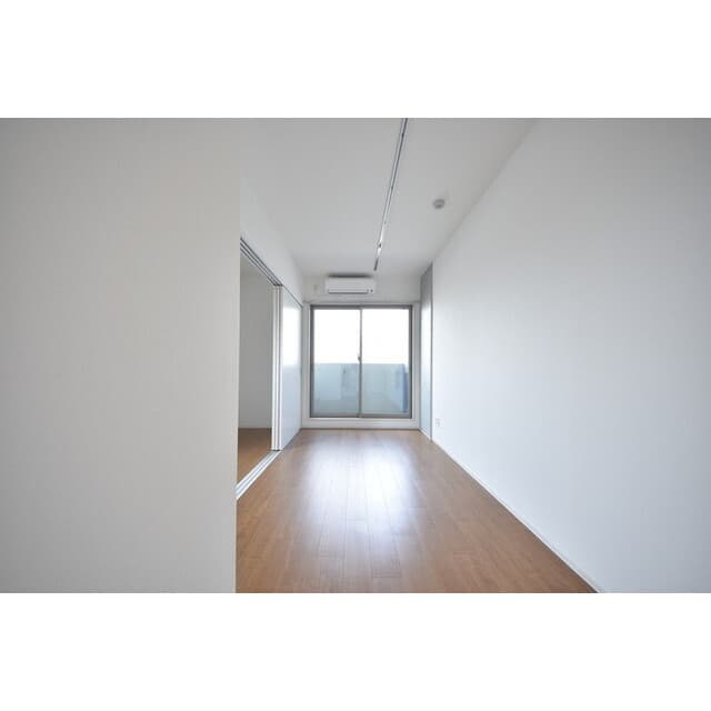 Room image 13