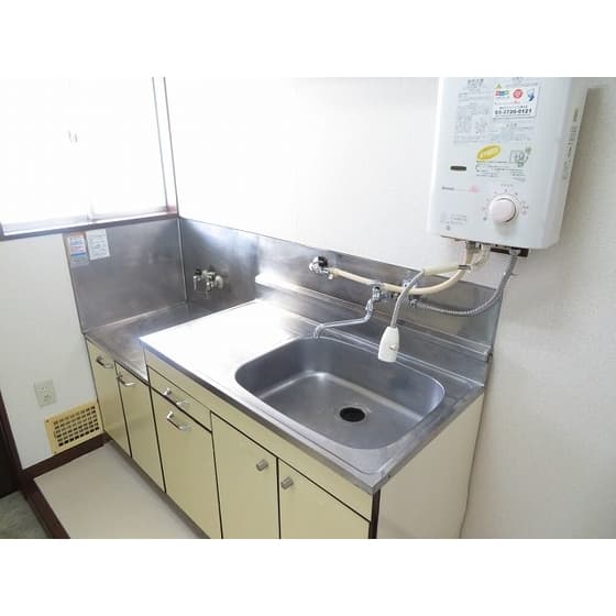Room image 9
