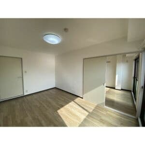 Room image 13