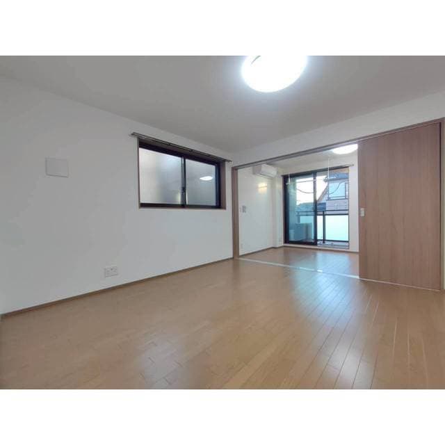 Room image 14