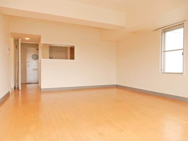 Room image 12