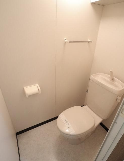 Room image 8