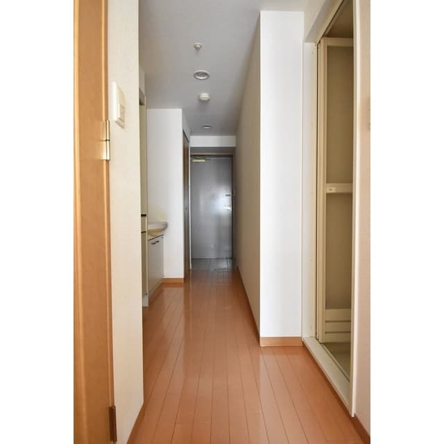 Room image 11