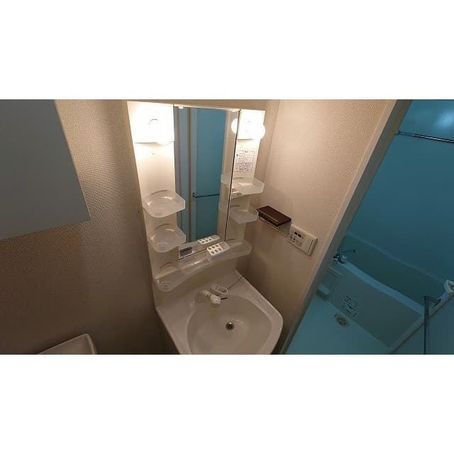 Room image 12