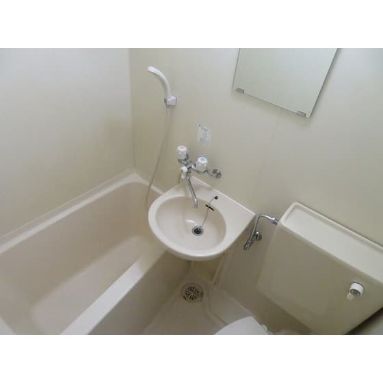 Room image 10