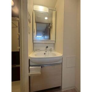 Room image 16