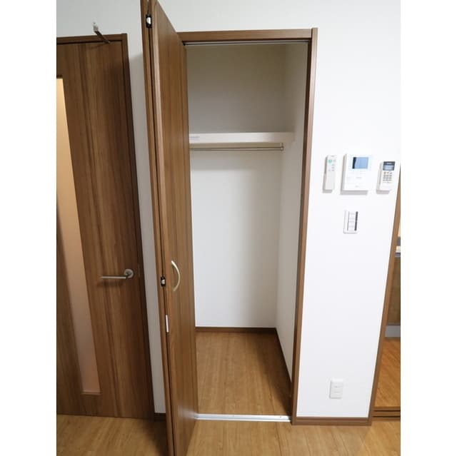 Room image 15