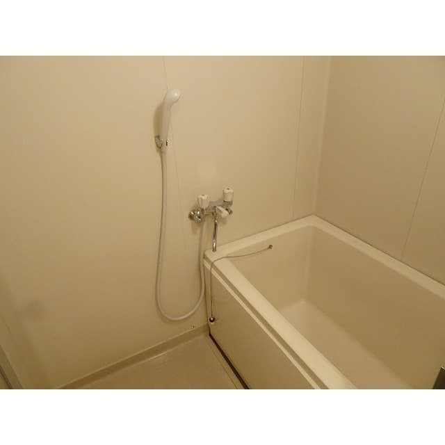 Room image 10