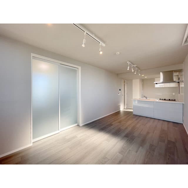 Room image 11