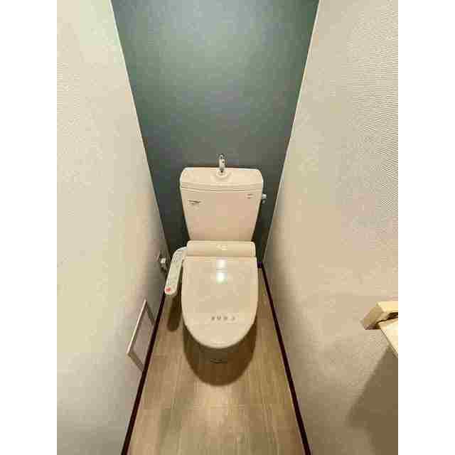 Room image 8