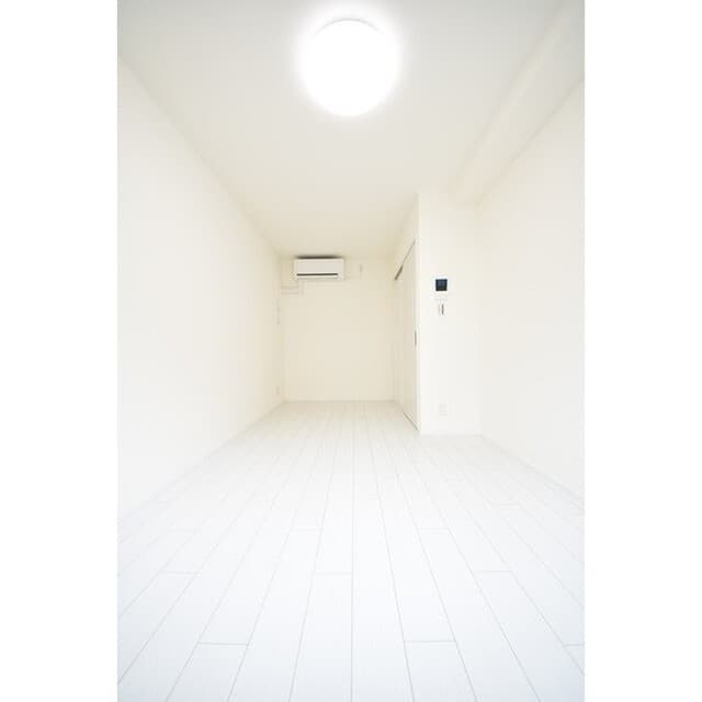 Room image 15