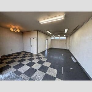 Room image 8