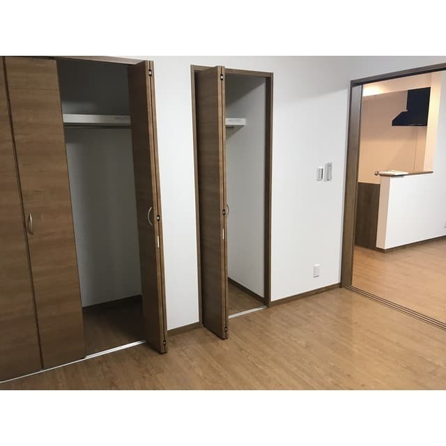 Room image 15