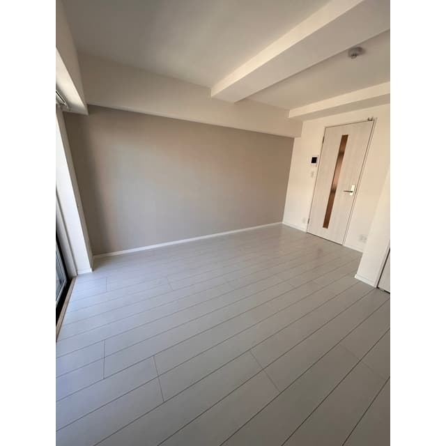 Room image 15