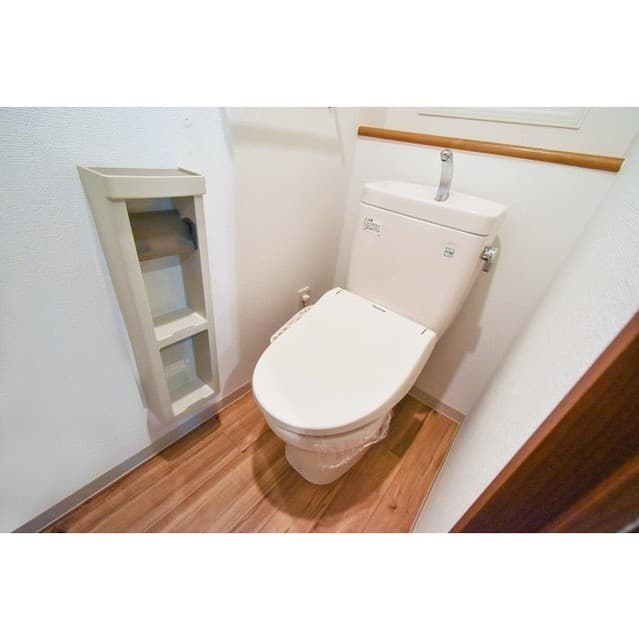 Room image 8